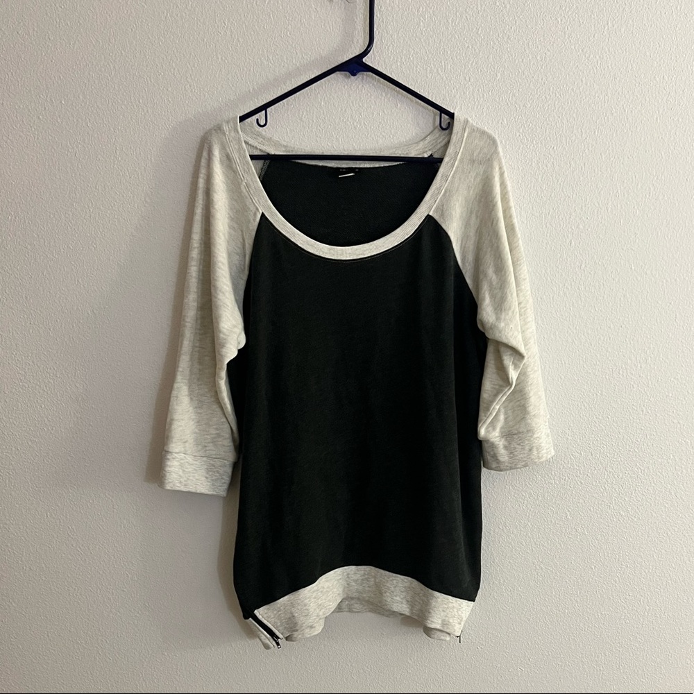 Torrid zipper side raglan sweatshirt size 1
